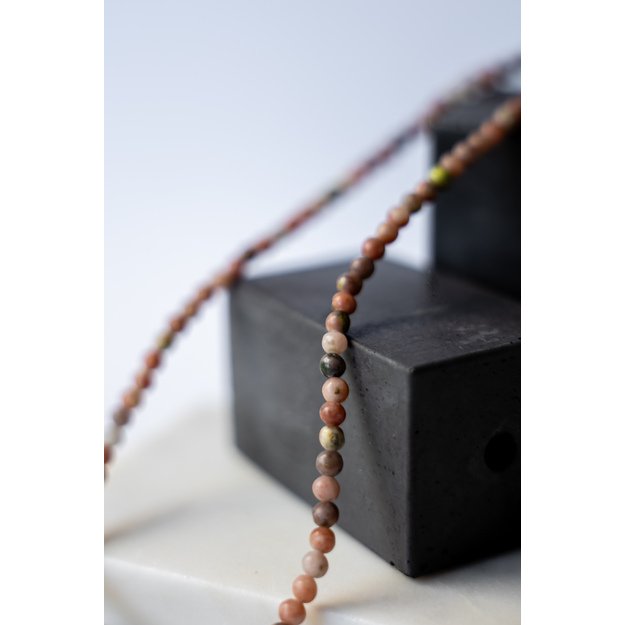 Slyvų žiedų jaspio vėrinys 