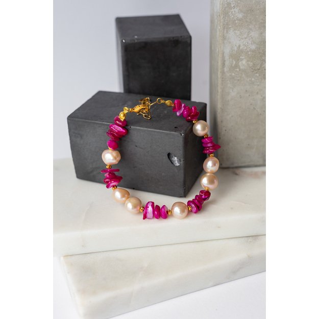 Natūralių perlų ir kriauklių apyrankė