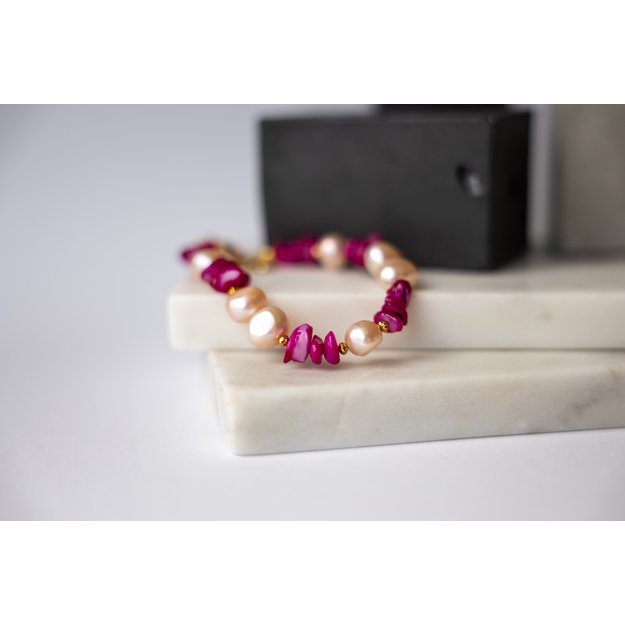 Natūralių perlų ir kriauklių apyrankė 1