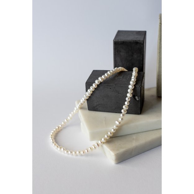 Baltų perlų vėrinys 1