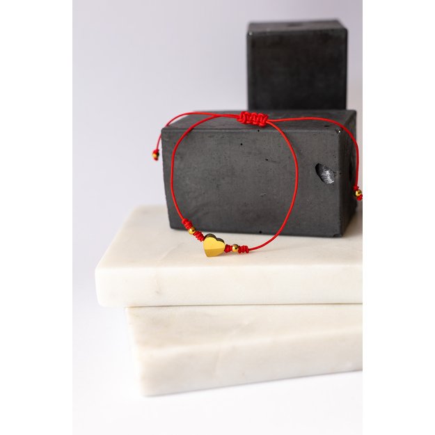 Raudono siūlo apyrankė ,,HEART"