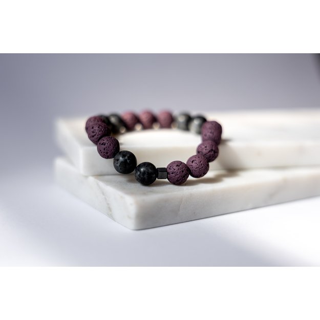 Apyrankė iš lavos, larvikito ir hematito akmenų. 1