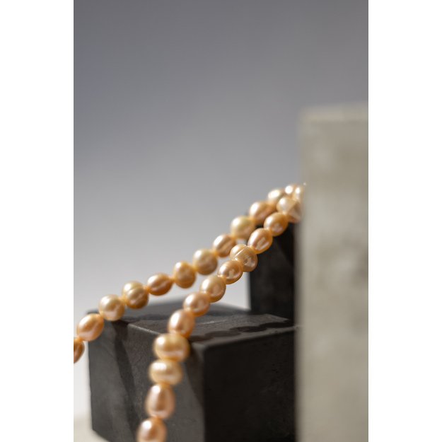 Upinių perlų vėrinys